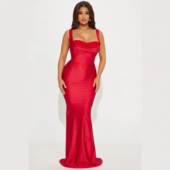 red formal dress fashion nova London Times Women's Printed Fit and Flare Pull-On Midi Dress - Black main image 1